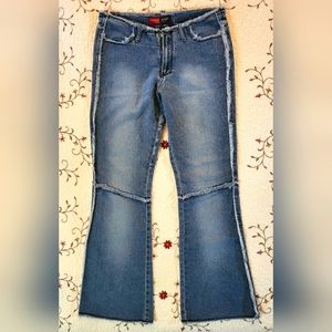 Y2K Bell Bottom Frayed Seams Jeans